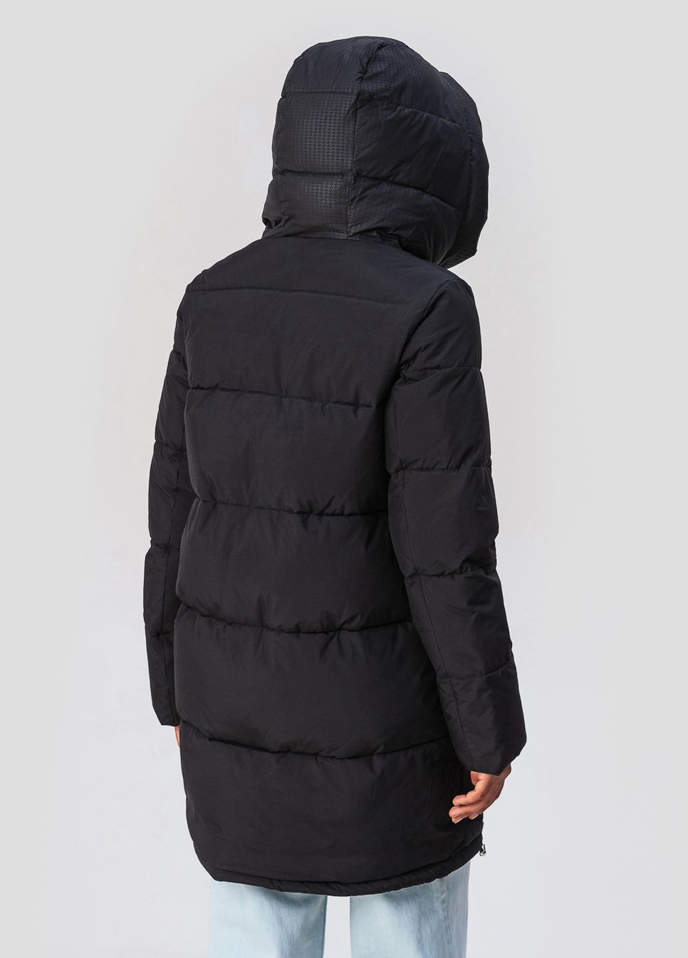 Черная зимняя куртка с капюшоном модель 3193 Visdeer