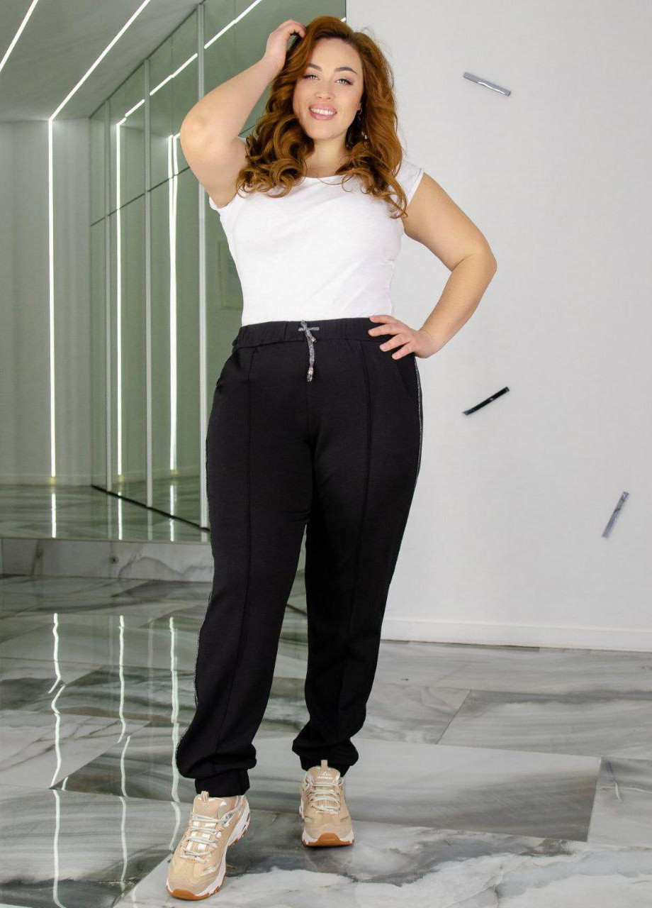 Женские брюки спорт черного цвета с серебристой прошвой р.58 376003 New Trend (256615279)