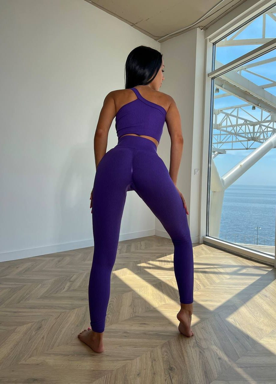 Ефектний фітнес костюм в рубчик з лосинами пушап Vakko (263132183)