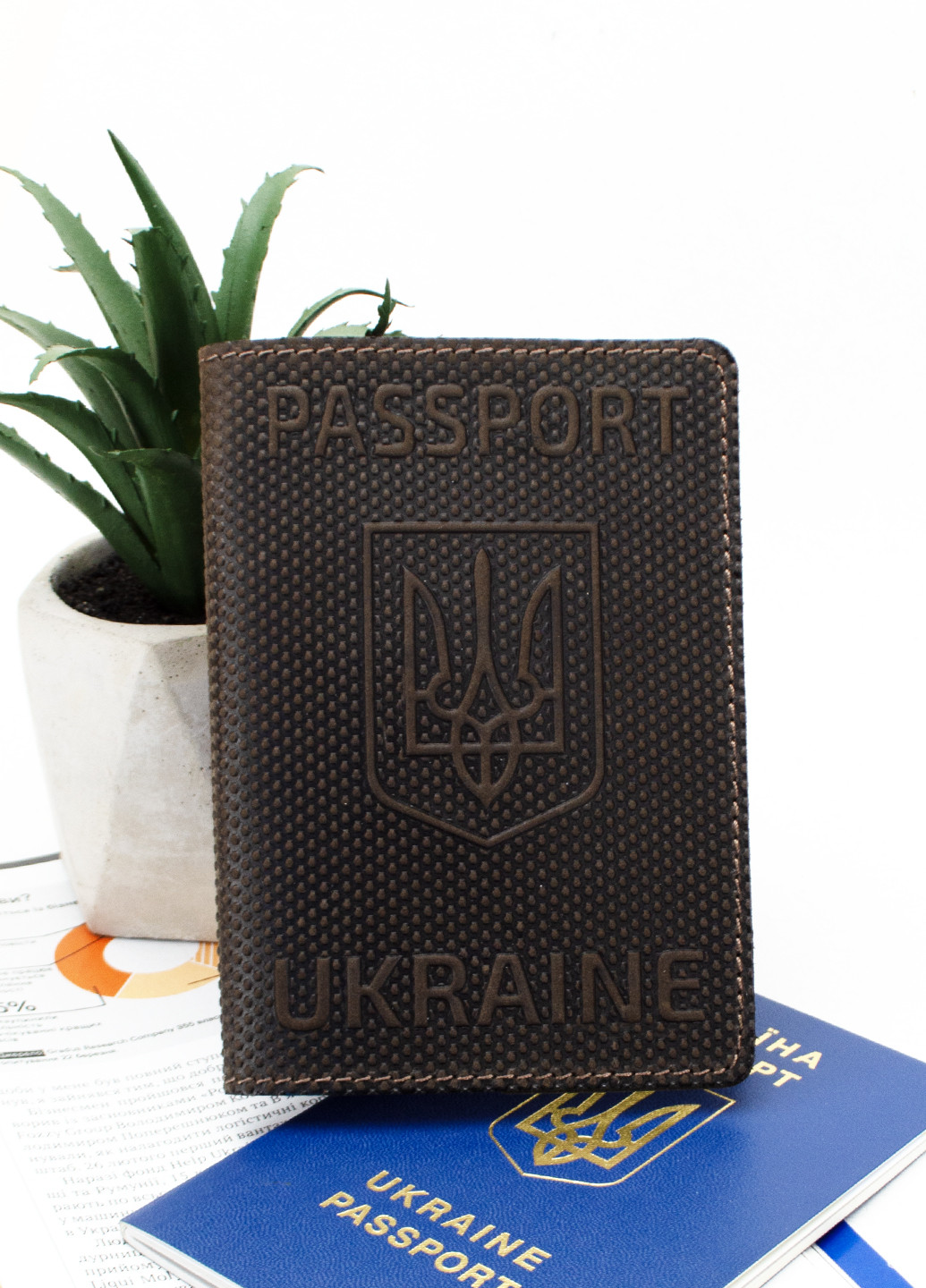 Обкладинка на паспорт шкіряна українська "Герб" коричнева HandyCover (261406853)