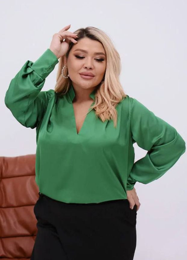 Зеленая демисезонная блузка шелковая оверсайз LeVi