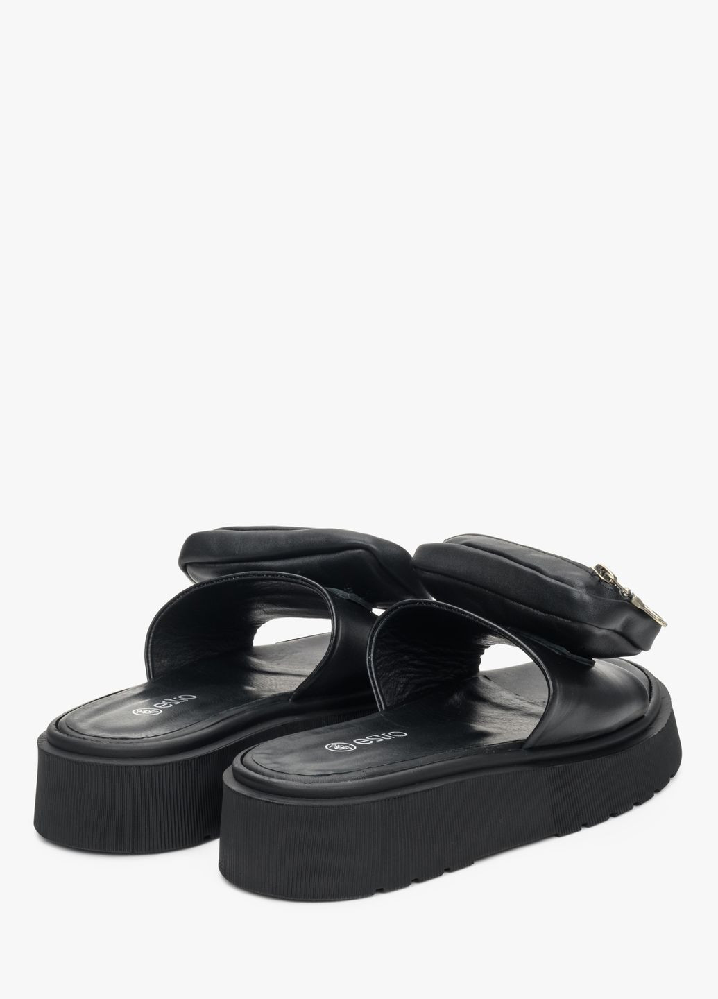 Черные шлепанцы Estro