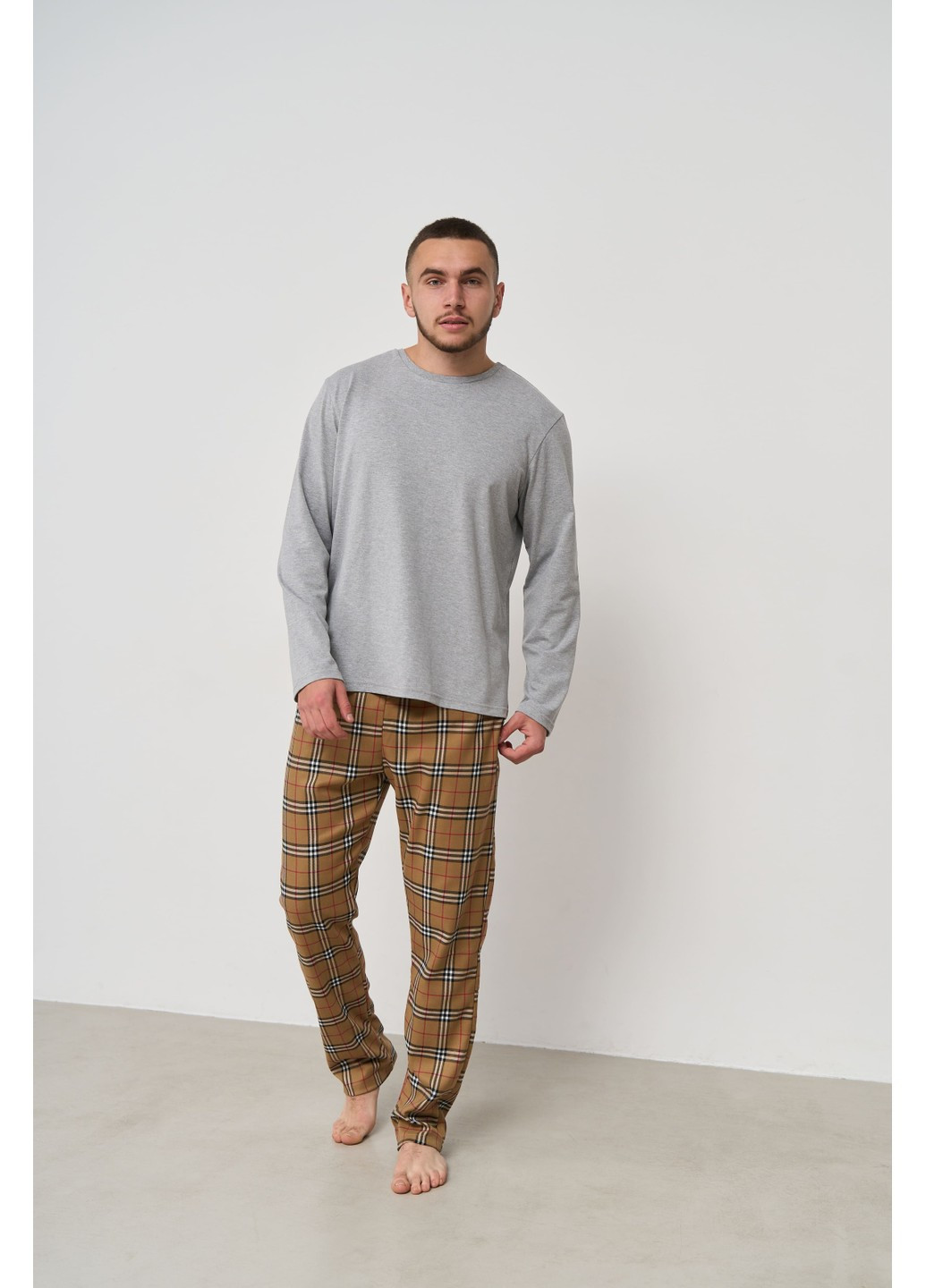 Пижама мужская лонгслив + штаны в клетку бежевые Handy Wear (275793062)