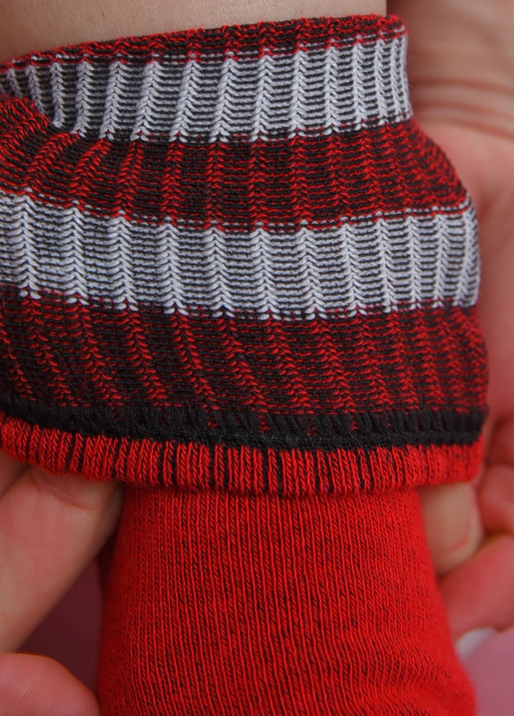 Шкарпетки жіночі високі червоного кольору розмір 36-40 Let's Shop (273176797)