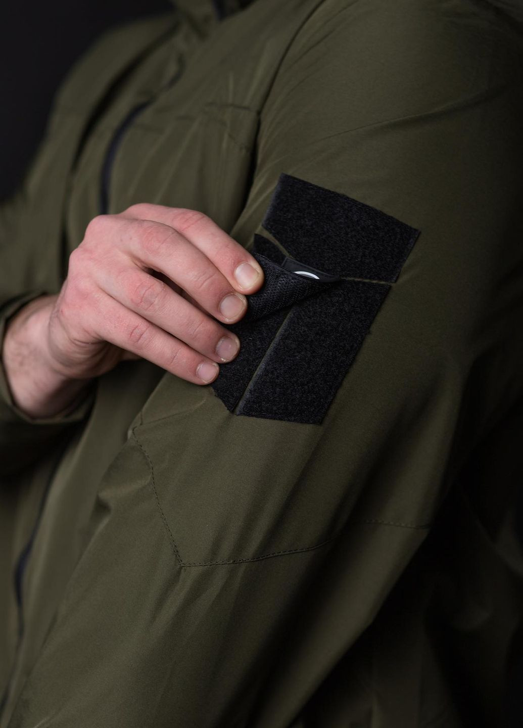 Оливковая (хаки) демисезонная куртка ветровка кентавр хаки BEZET