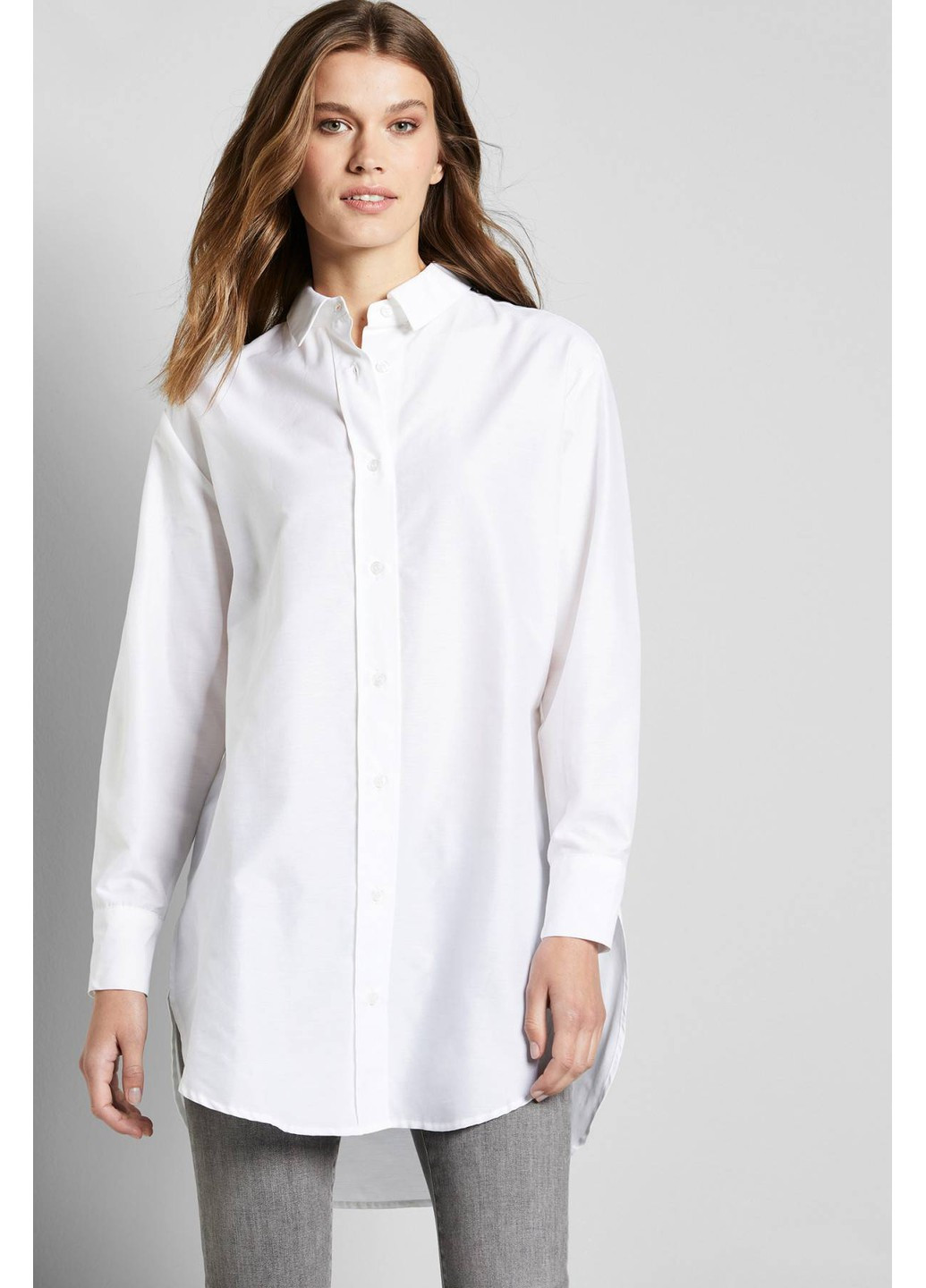 Белая демисезонная женская рубашка белый на запах Bugatti