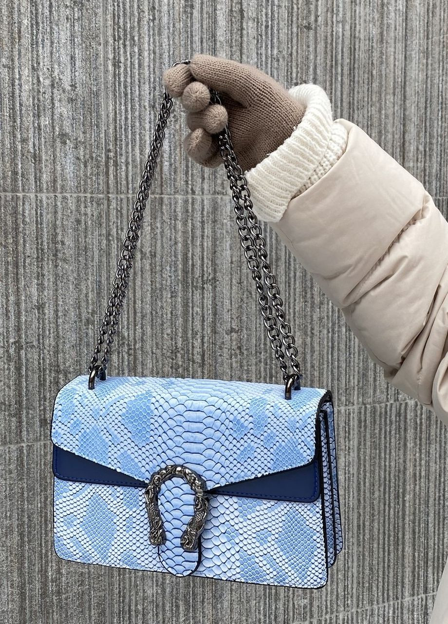 Жіноча класична сумка крос-боді рептилія з залізною підковою блакитна синя No Brand (276324209)