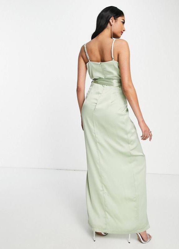 Светло-зеленое праздничный, вечернее зеленое атласное платье макси с запахом и поясом liquorish bridesmaid Asos