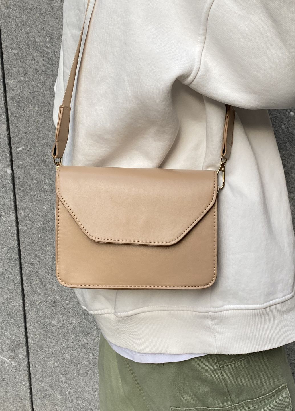 Жіноча сумка крос-боді бежева No Brand (270282999)
