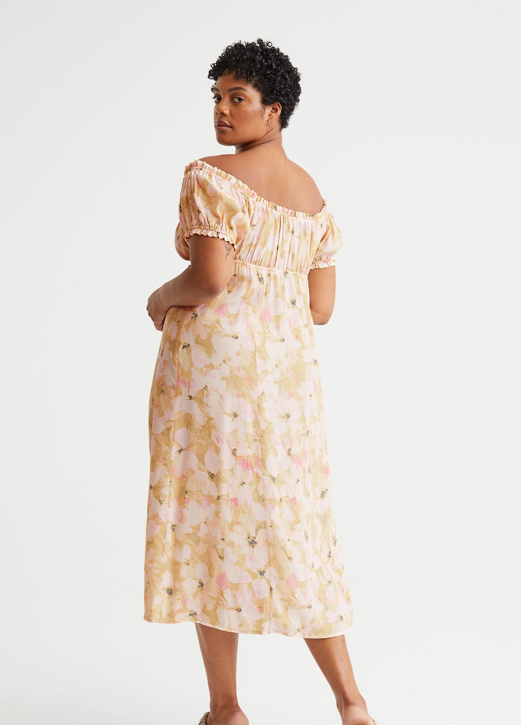 Бежева повсякденний квіткова сукня + з рукавами-буфами з відкритими плечима H&M з квітковим принтом