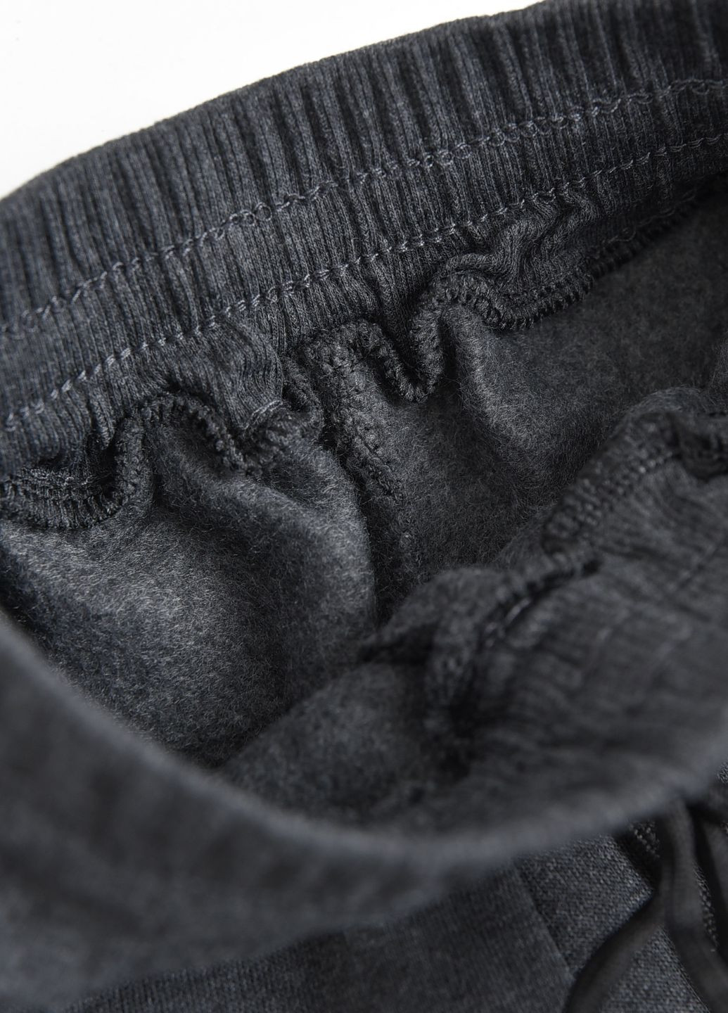 Темно-серые спортивные зимние зауженные брюки Let's Shop