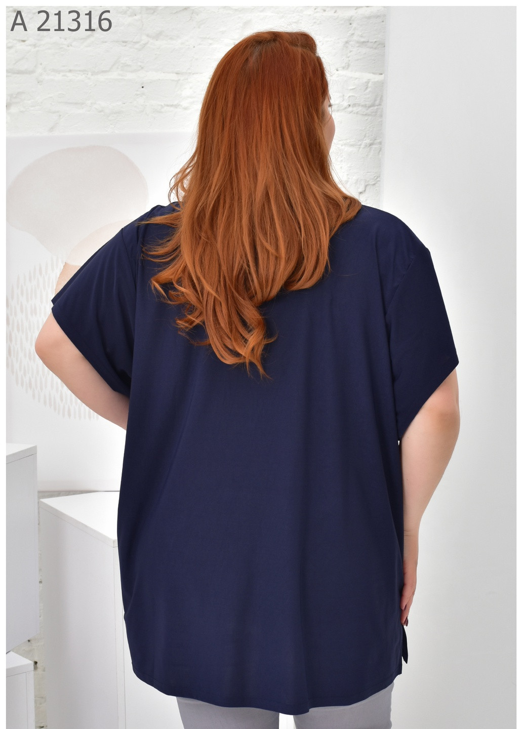 Темно-синя літня жіноча футболка великого розміру SK