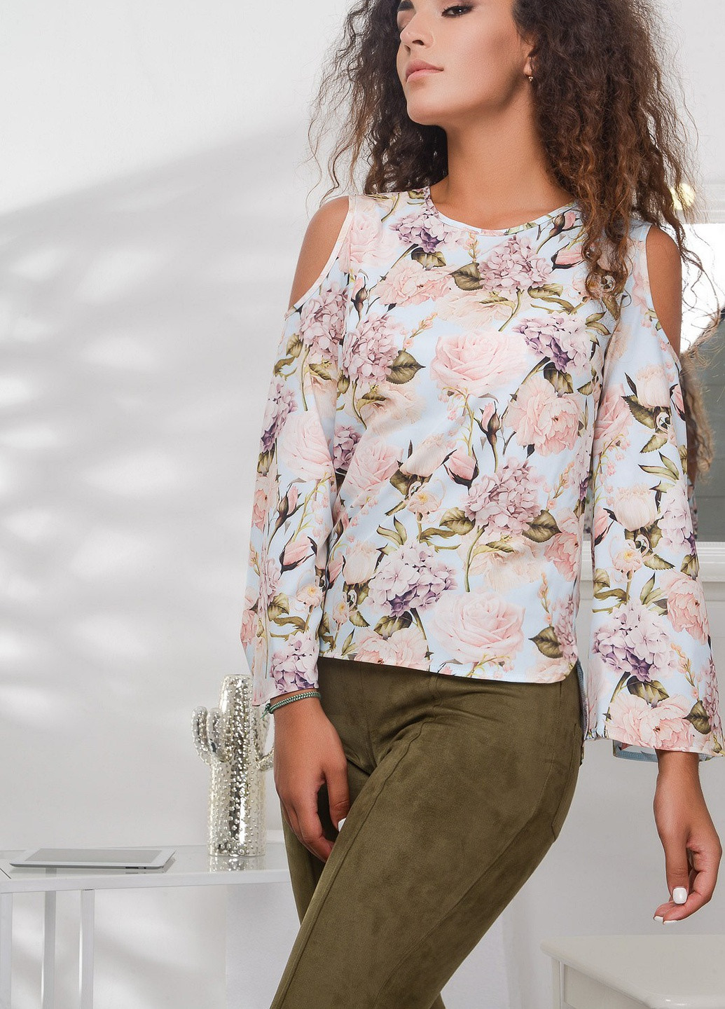 Блакитна блуза Carica