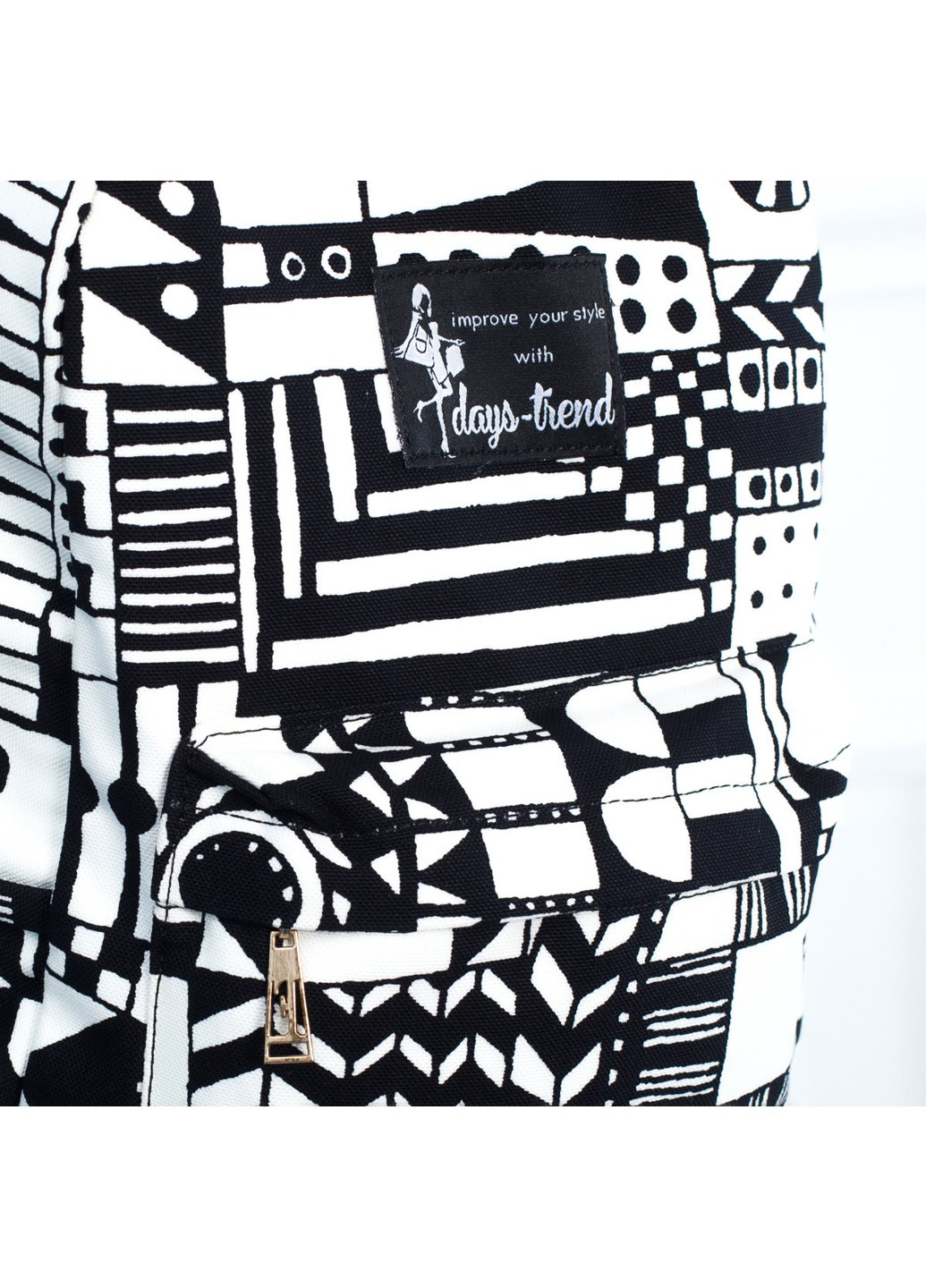 Молодіжний жіночий рюкзак чорно білий з абстрактним малюнком із джинсової тканини середнього розміру 7,5 літрів. No Brand (258591385)