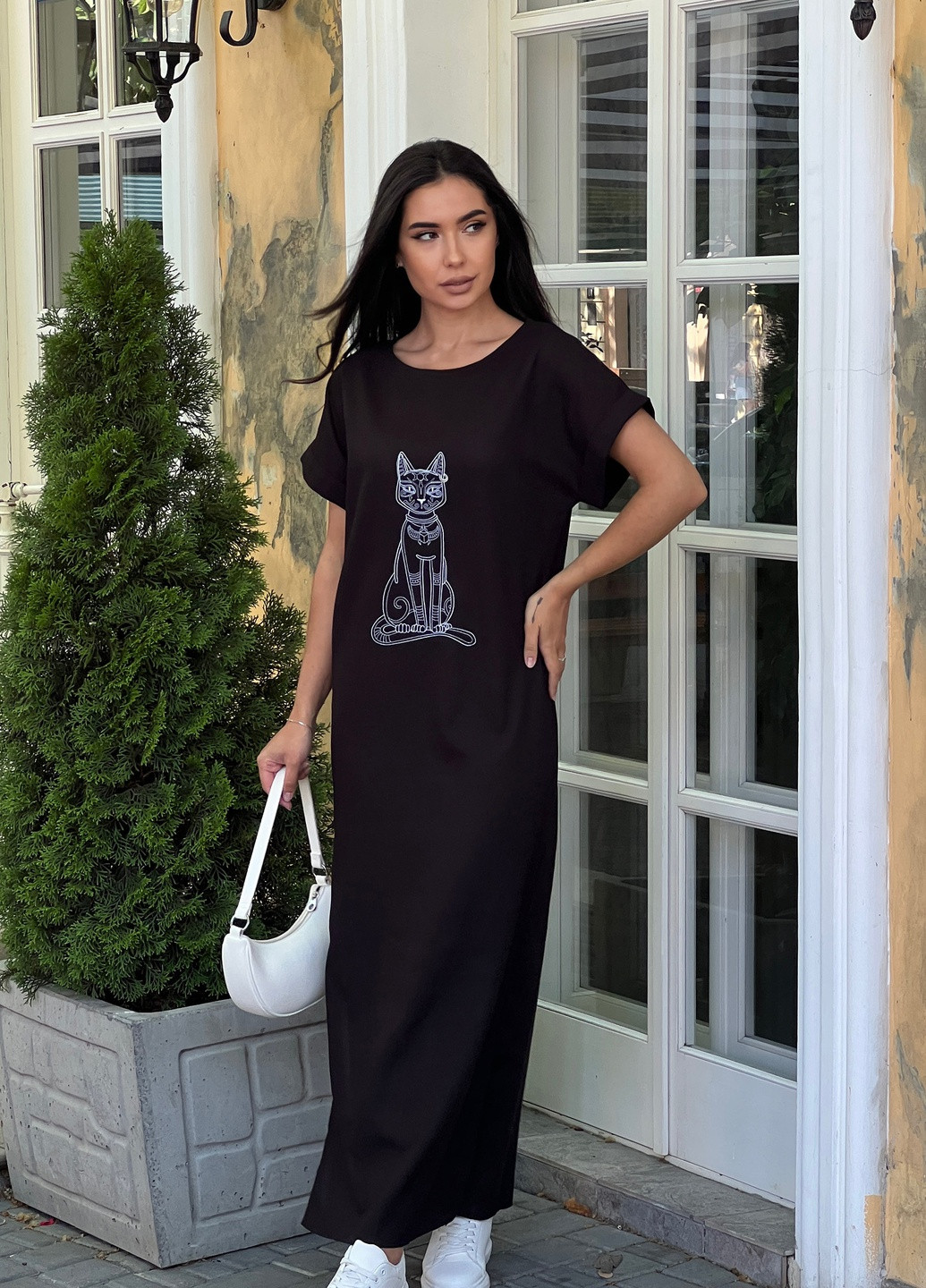 Черное кэжуал невероятное стильное платье макси с дизайнерской вышивкой кот INNOE однотонное
