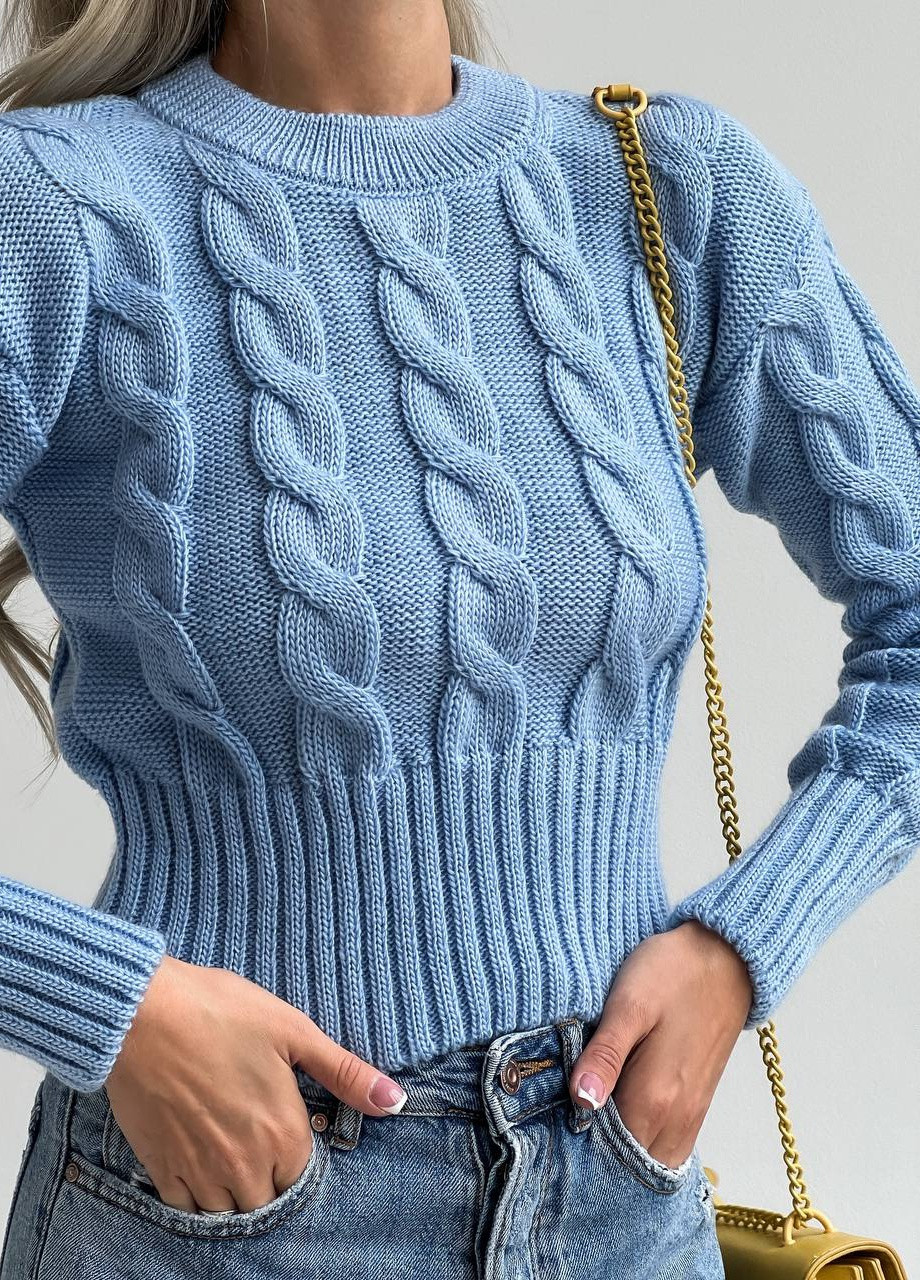 Жіночий светр укорочений з візерунком коси блакитного кольору р.42/46 396787 New Trend (258967534)