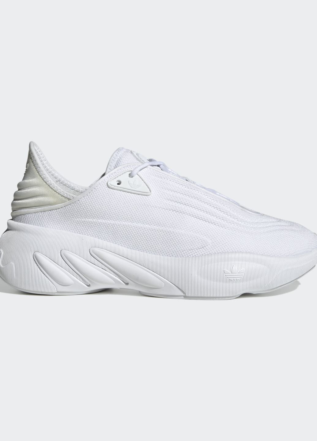 Белые всесезонные кроссовки adifom sltn adidas