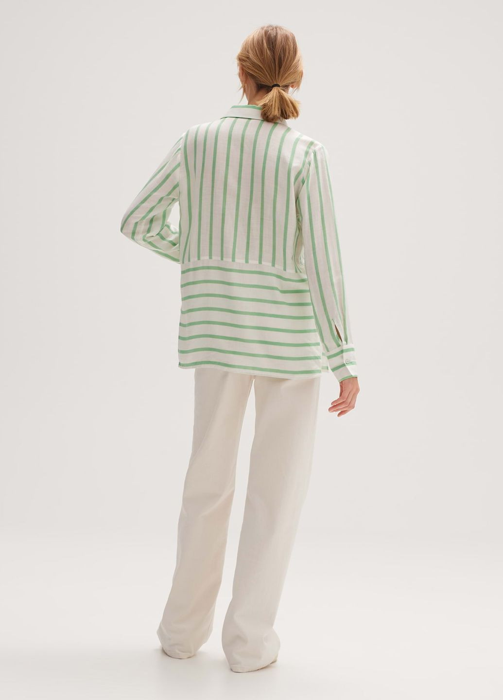 Сорочка жіноча в зелену смужку Біла Opus (263855472)