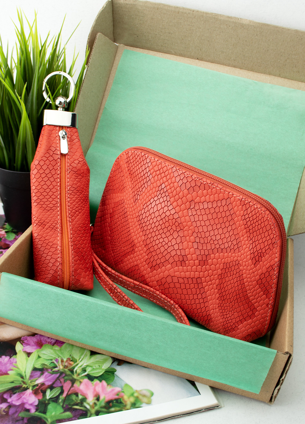 Подарунковий жіночий набір №72: косметичка + ключниця оранжевого кольору під рептилію HandyCover (258637723)