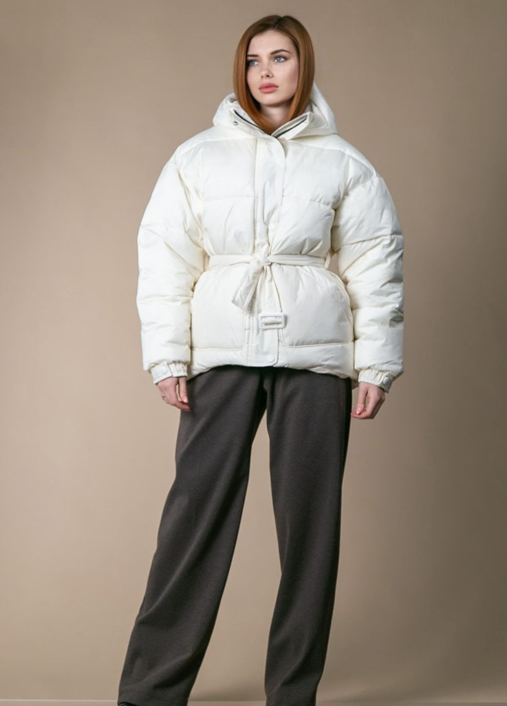 Молочная зимняя куртка зимняя с поясом CHICLY