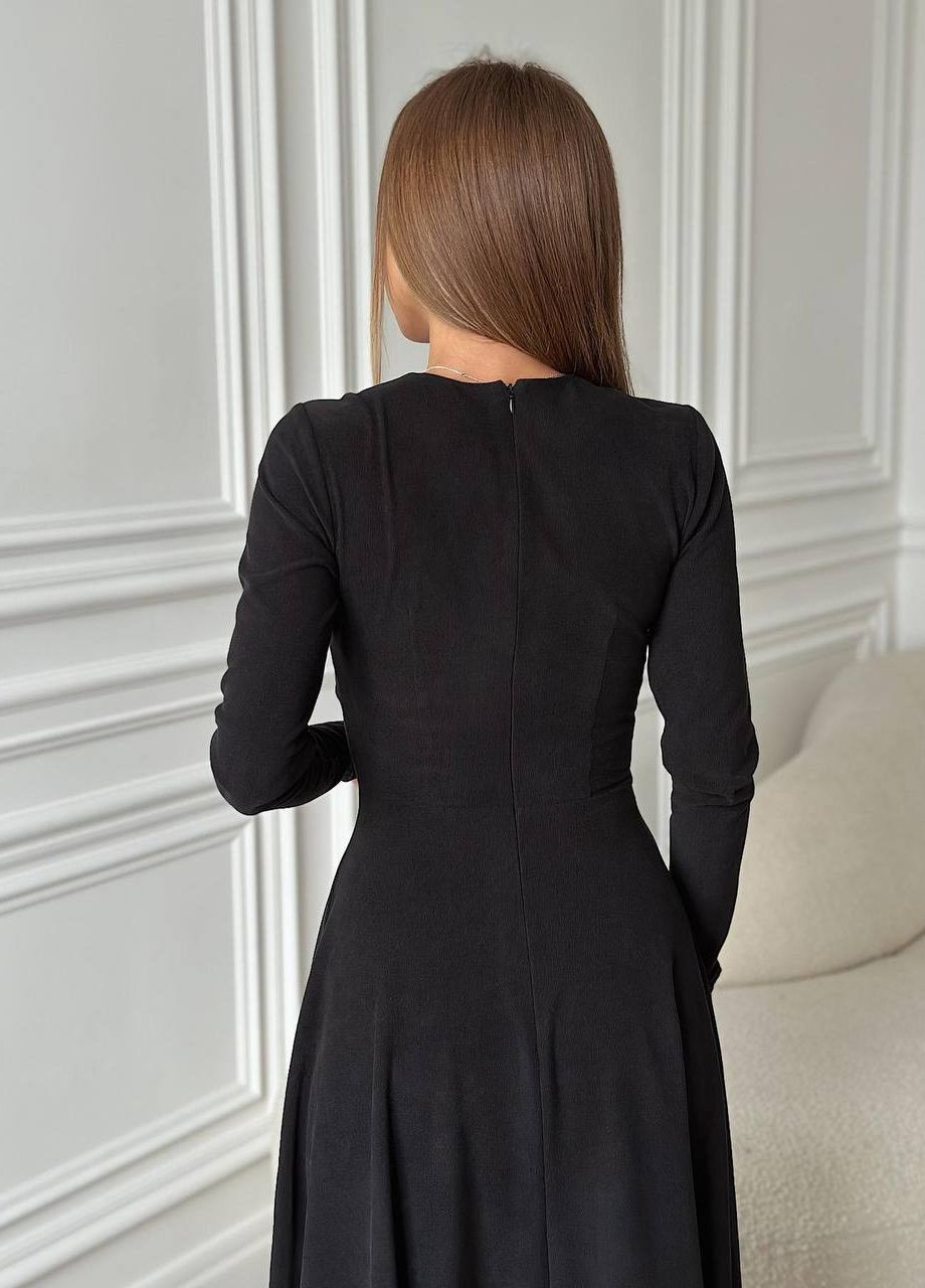 Черное шикарное женственное платье миди из замшевой ткани, красивое платье миди которое сбережёт тепло зимой и весной No Brand