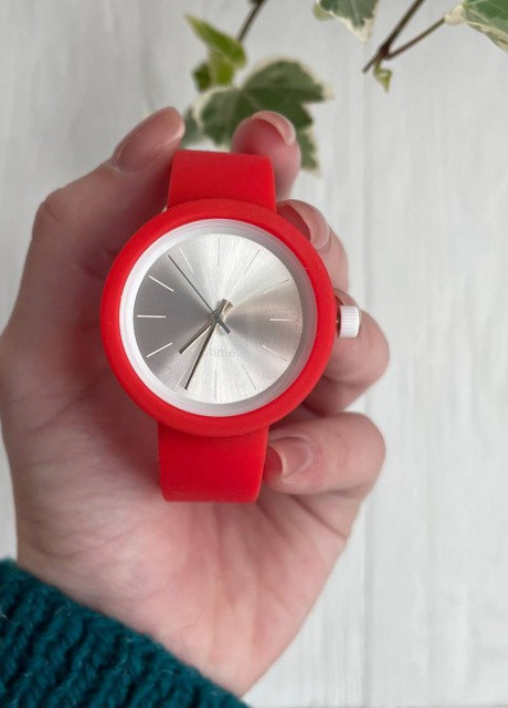 Женские силиконовые часы-конструктор actimer, красный ремешок, циферблат Metallic white More (257986200)