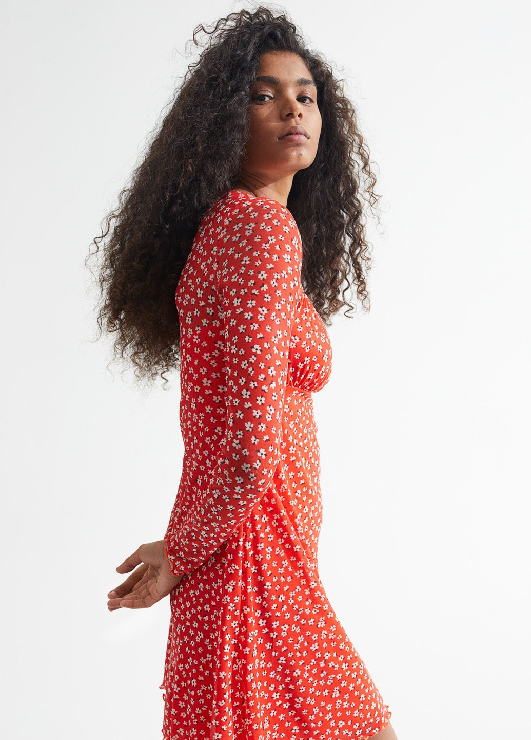 Красное повседневный платье-сетка клеш H&M с цветочным принтом
