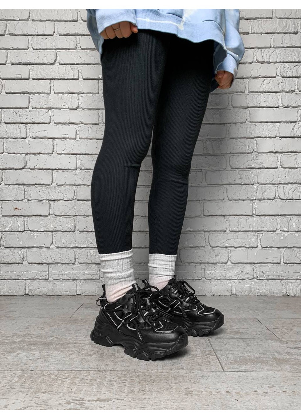 Черные демисезонные рефлективные черные кроссовки Stilli