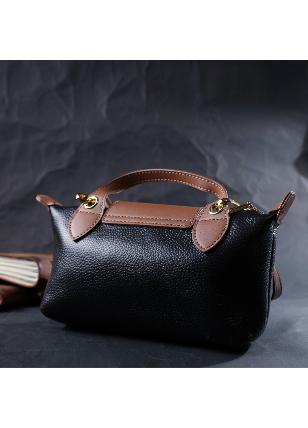 Стильная женская сумка с интересным клапаном из натуральной кожи 22252 Черная Vintage (276461687)