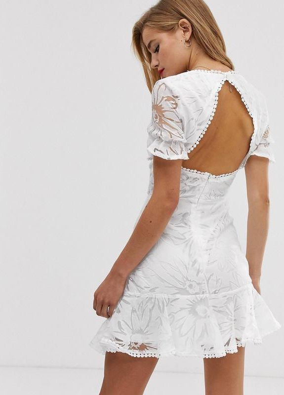 Белое платье мини Parisian