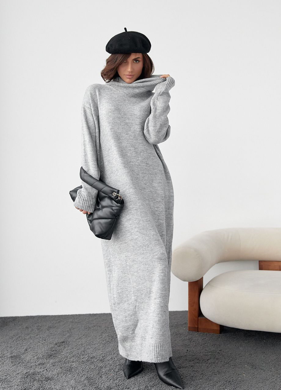 Серое повседневный вязаное платье oversize с высокой горловиной - серый Lurex