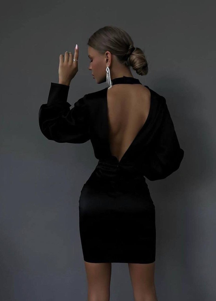 Черное шикарное короткое чёрное атласное платье с открытой спиной и длинным рукавом No Brand