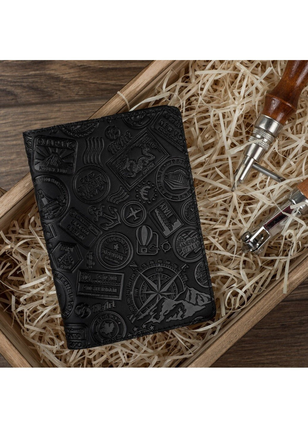 Обкладинка для паспорта зі шкіри HiArt PC-02 Shabby Night Let's Go Travel Чорний Hi Art (268371491)