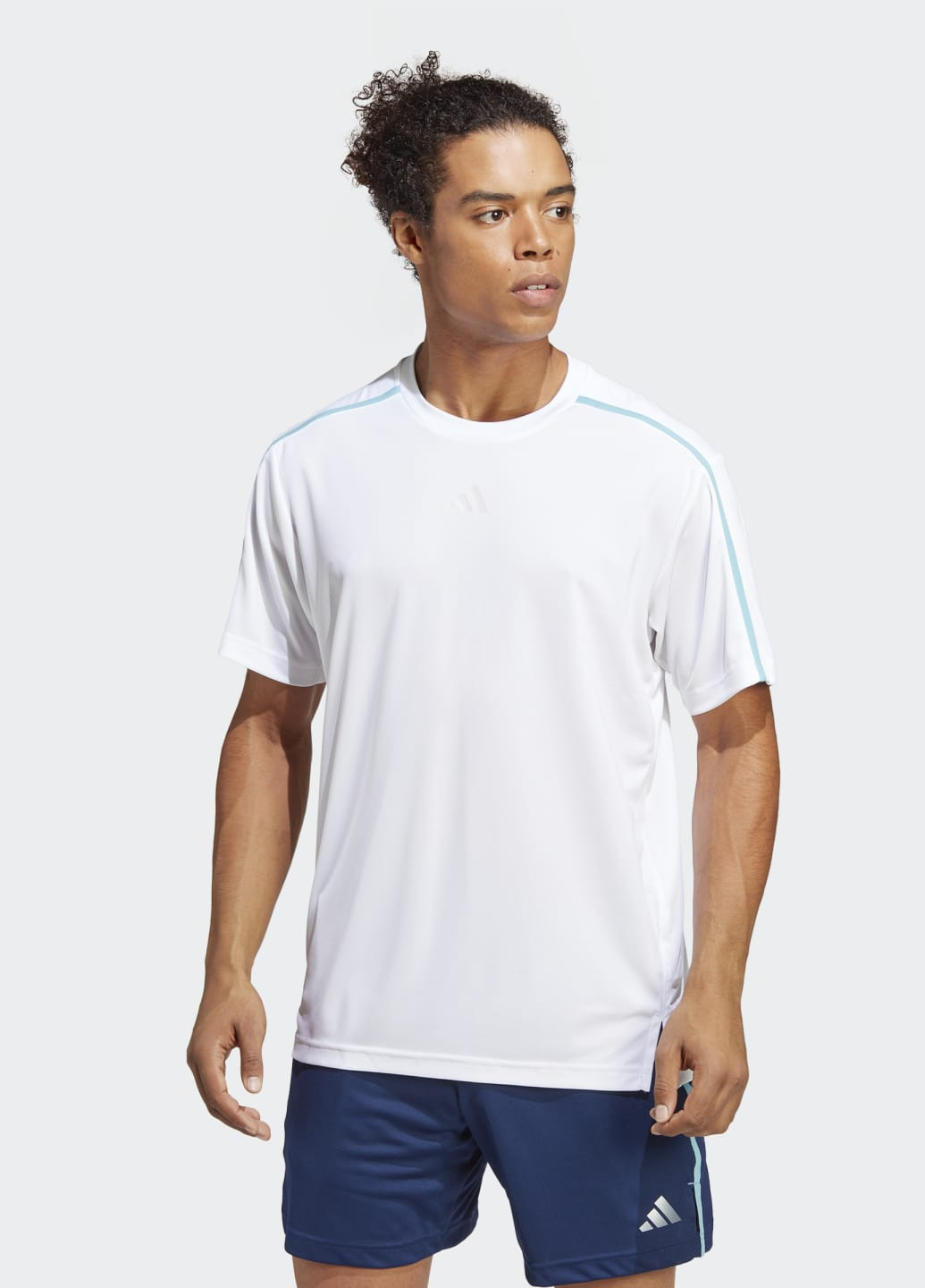Белая футболка workout base adidas