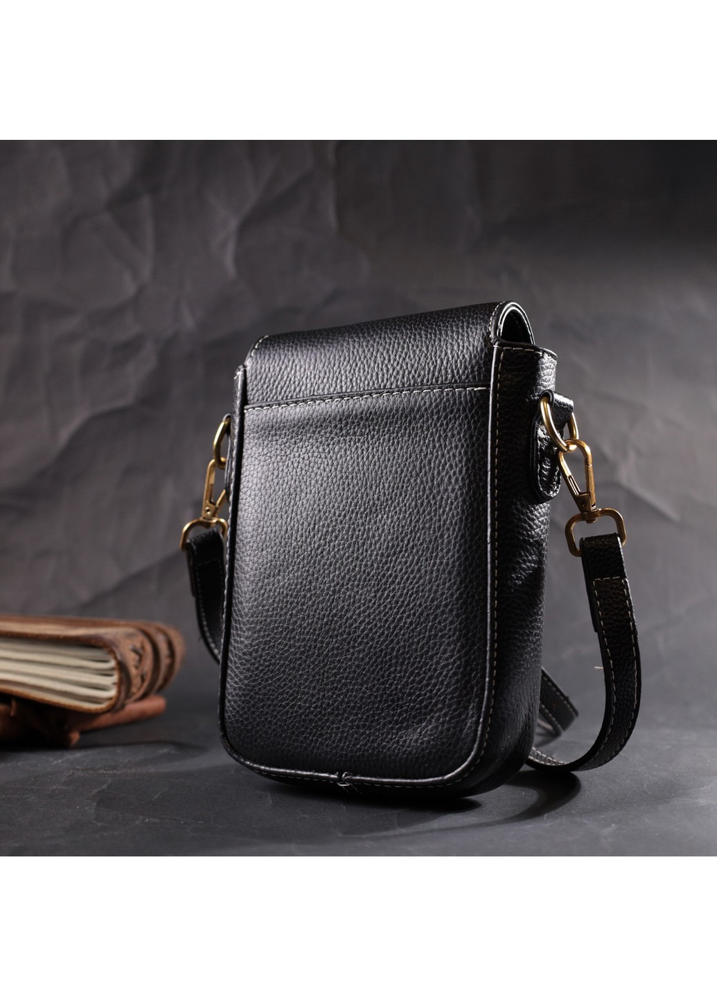 Вертикальна шкіряна сумка жіноча з клапаном 22308 Чорна Vintage (276461744)