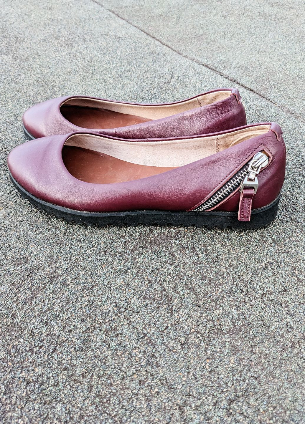 Элегантные стильные туфли-лоферы из натуральной кожи INNOE на танкетке с молнией