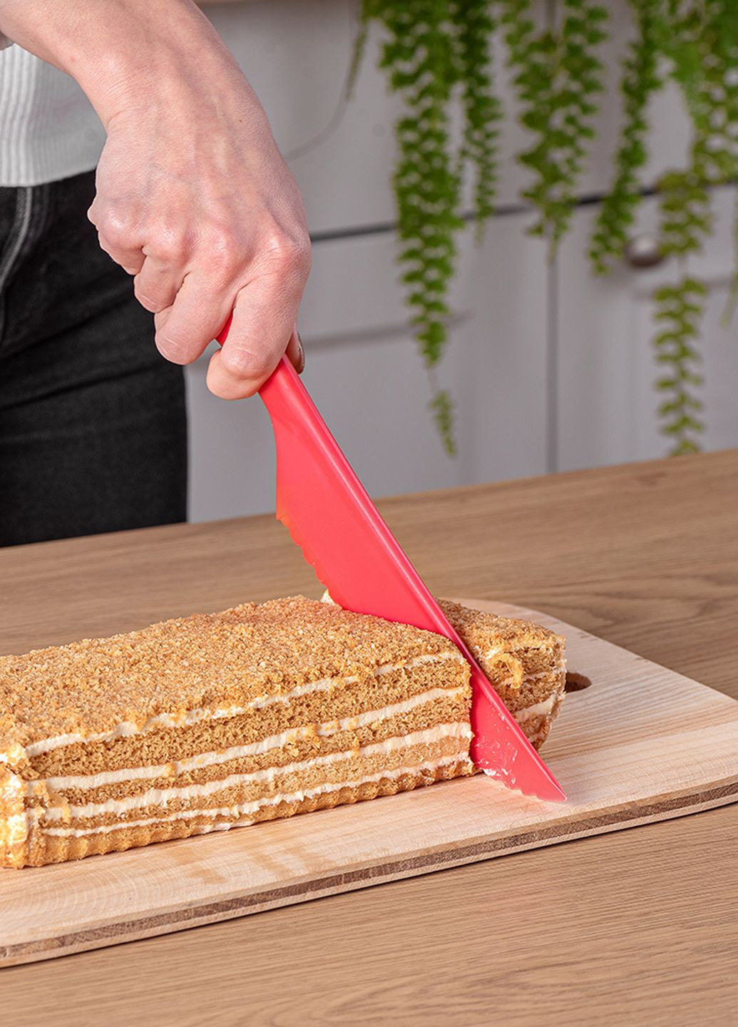 Пластиковый кухонный нож для силиконового коврика крема, торта, теста овощей и фруктов 30.5 см розовый Kitchette (274060236)