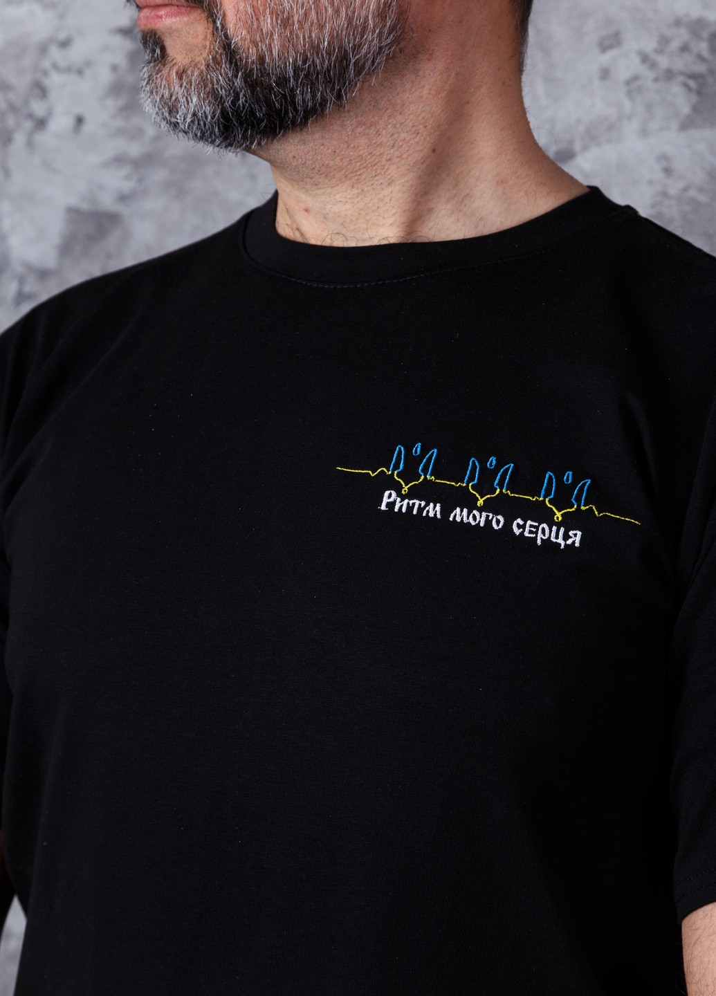 Черная мужская футболка c вишивкою "ритм мого серця" с коротким рукавом Мальви