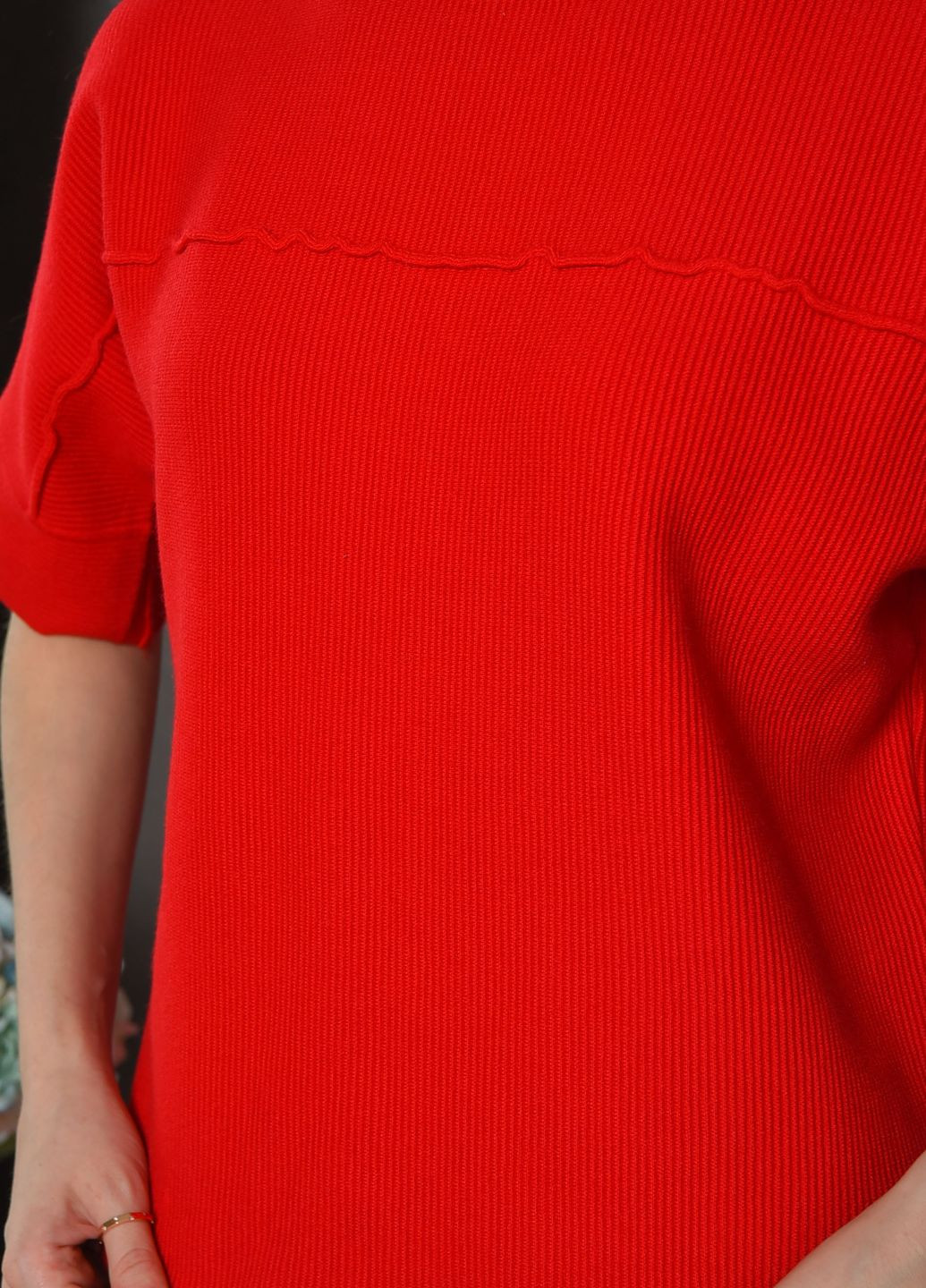 Червоний демісезонний светр жіночий з коротким рукавом червоного кольору розмір 46 пуловер Let's Shop