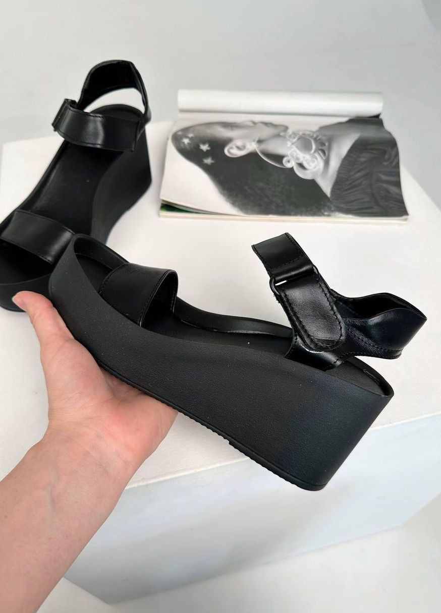 Черные босоножки Vakko на липучке