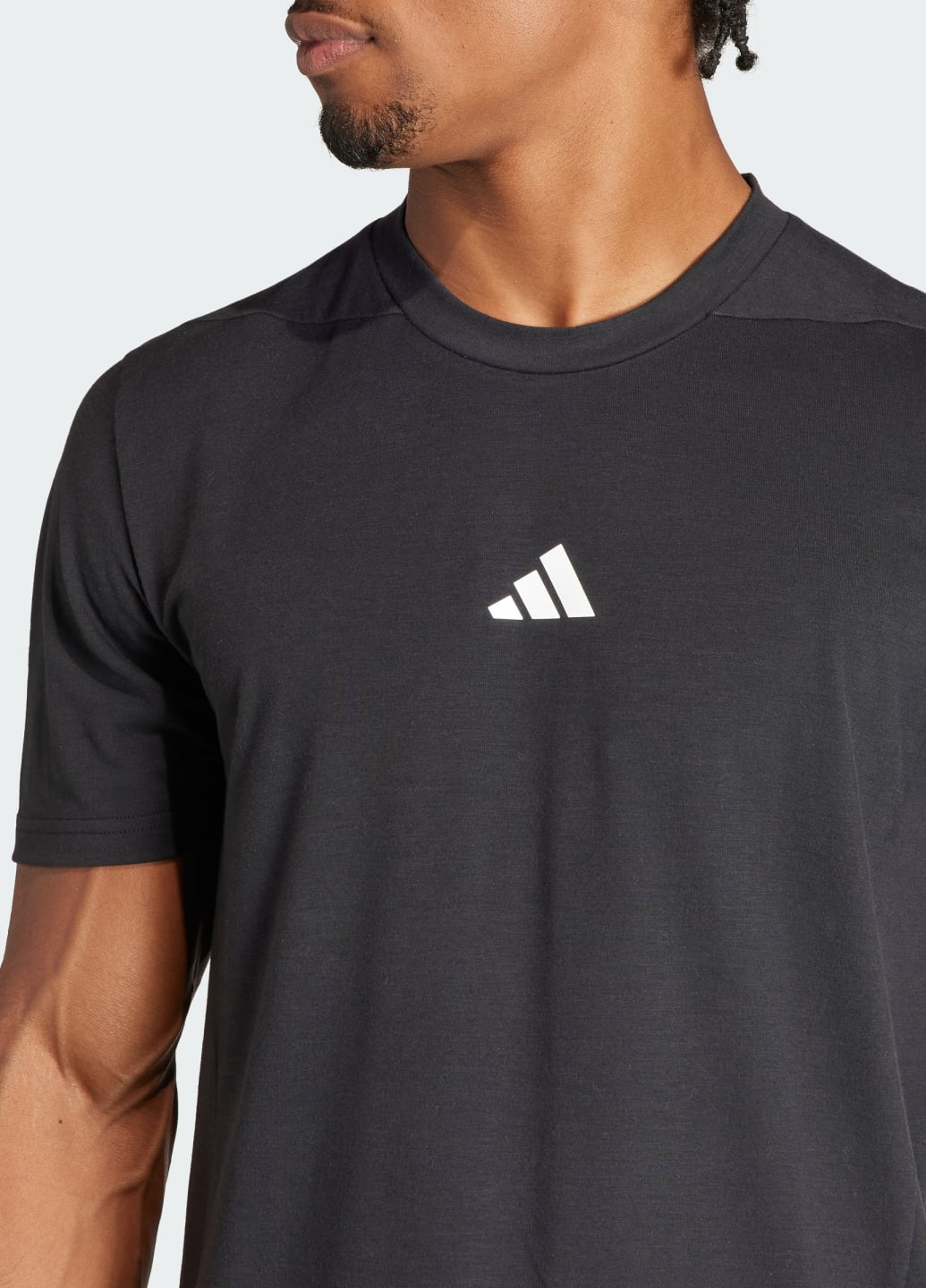 Черная футболка designed for training workout adidas
