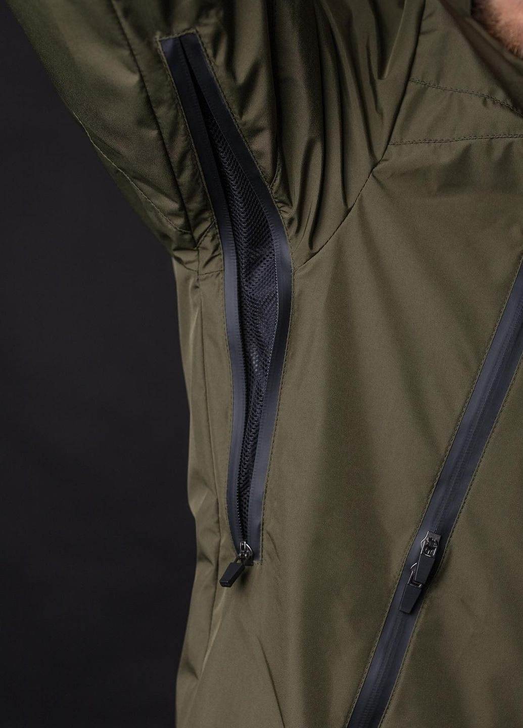 Оливкова (хакі) демісезонна куртка вітровка кентавр хакі BEZET
