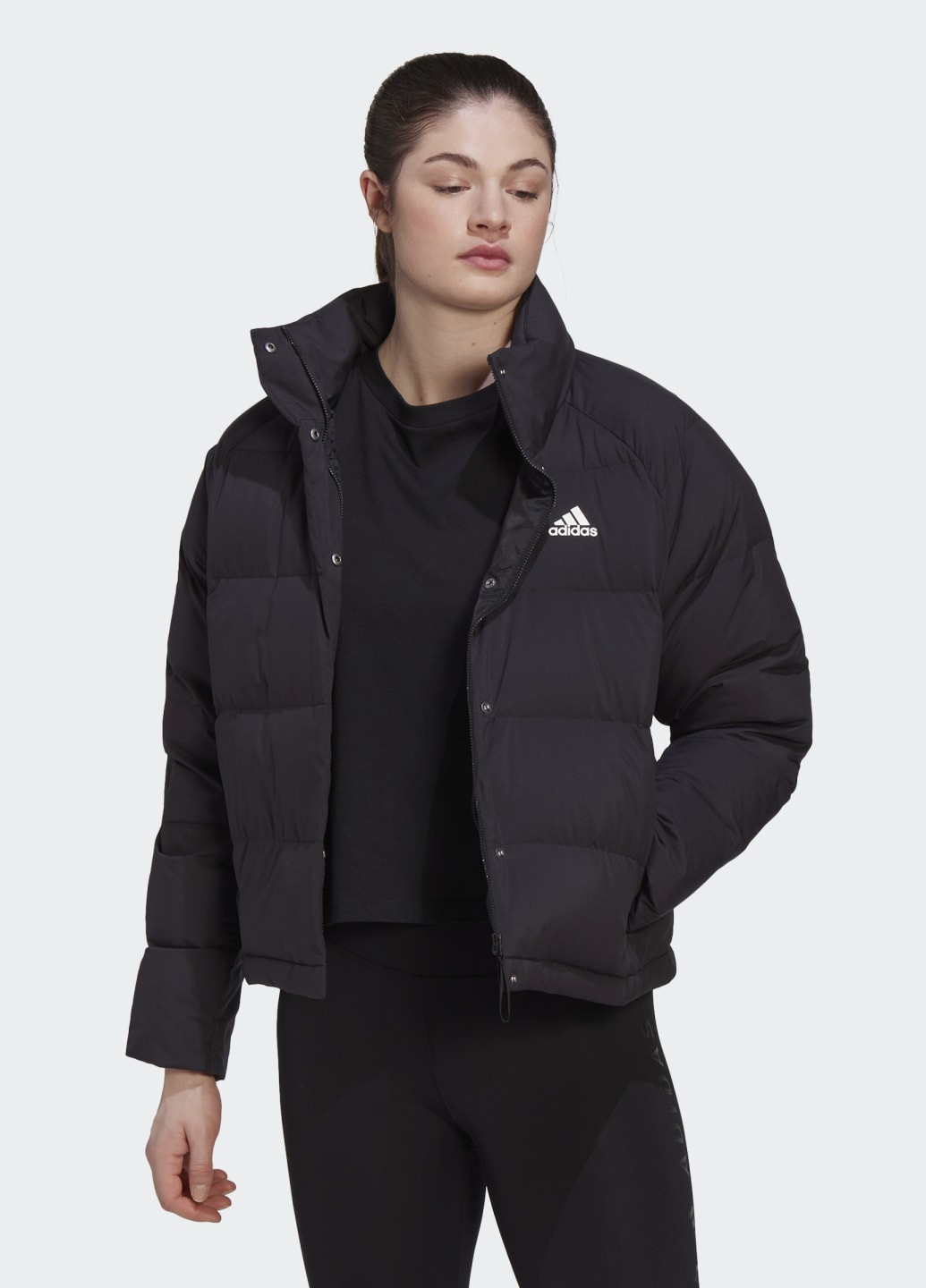 Чорна демісезонна куртка helionic relaxed adidas