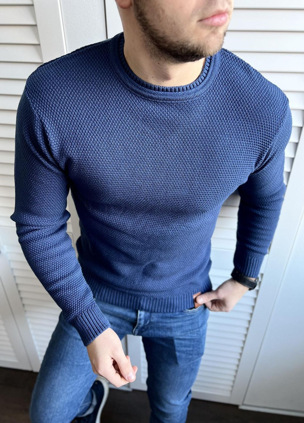 Темно-синій демісезонний светр овал темно-синій Vakko