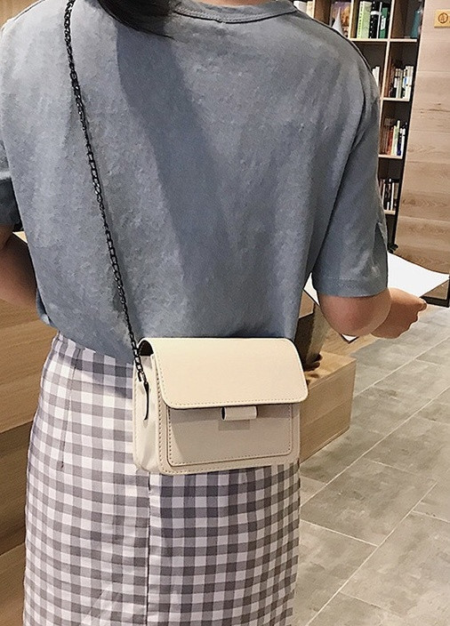 Жіноча класична сумочка крос-боді на ланцюжку біла No Brand (259248591)