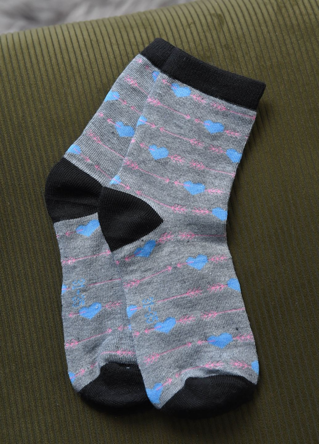 Носки для девочки серого цвета с рисунком Let's Shop (269387526)