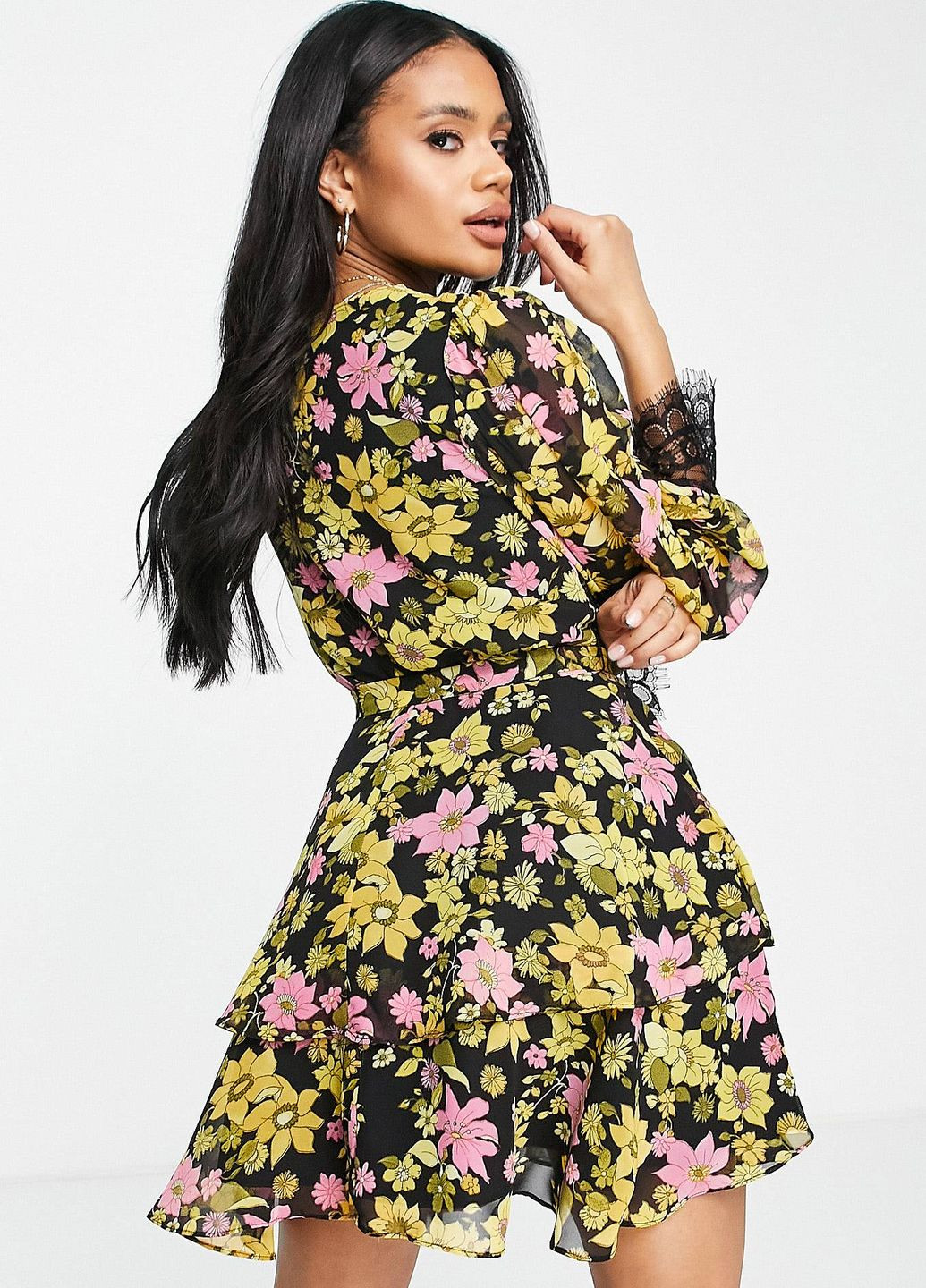 Черное платье в цветы с кружевом Asos