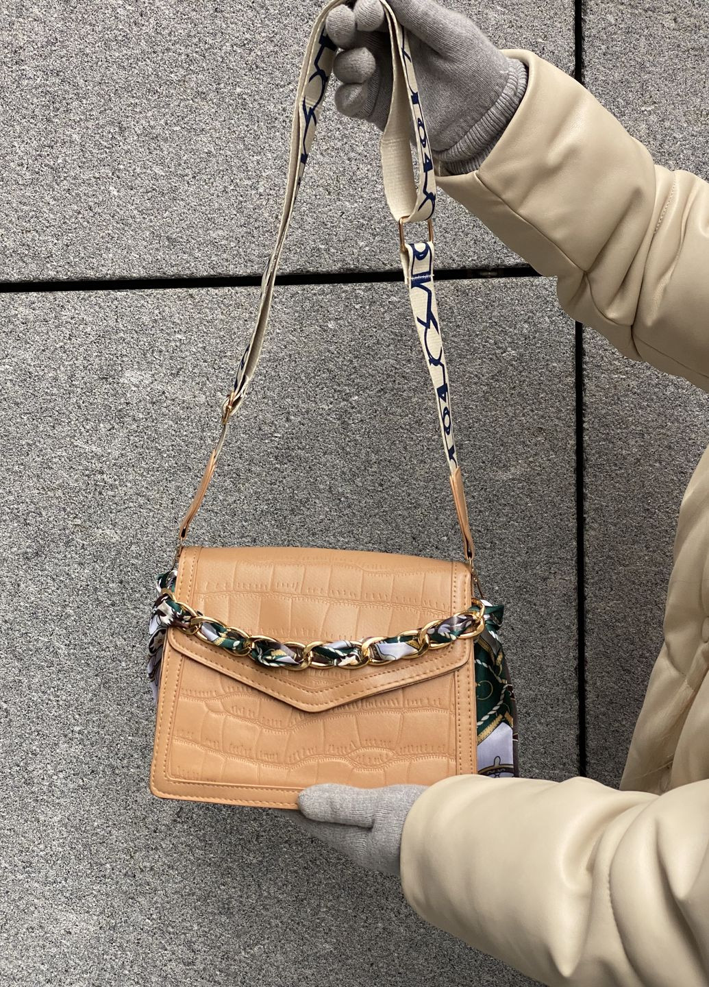 Женская сумка крос-боди на широком ремешке бежевая No Brand (272593128)