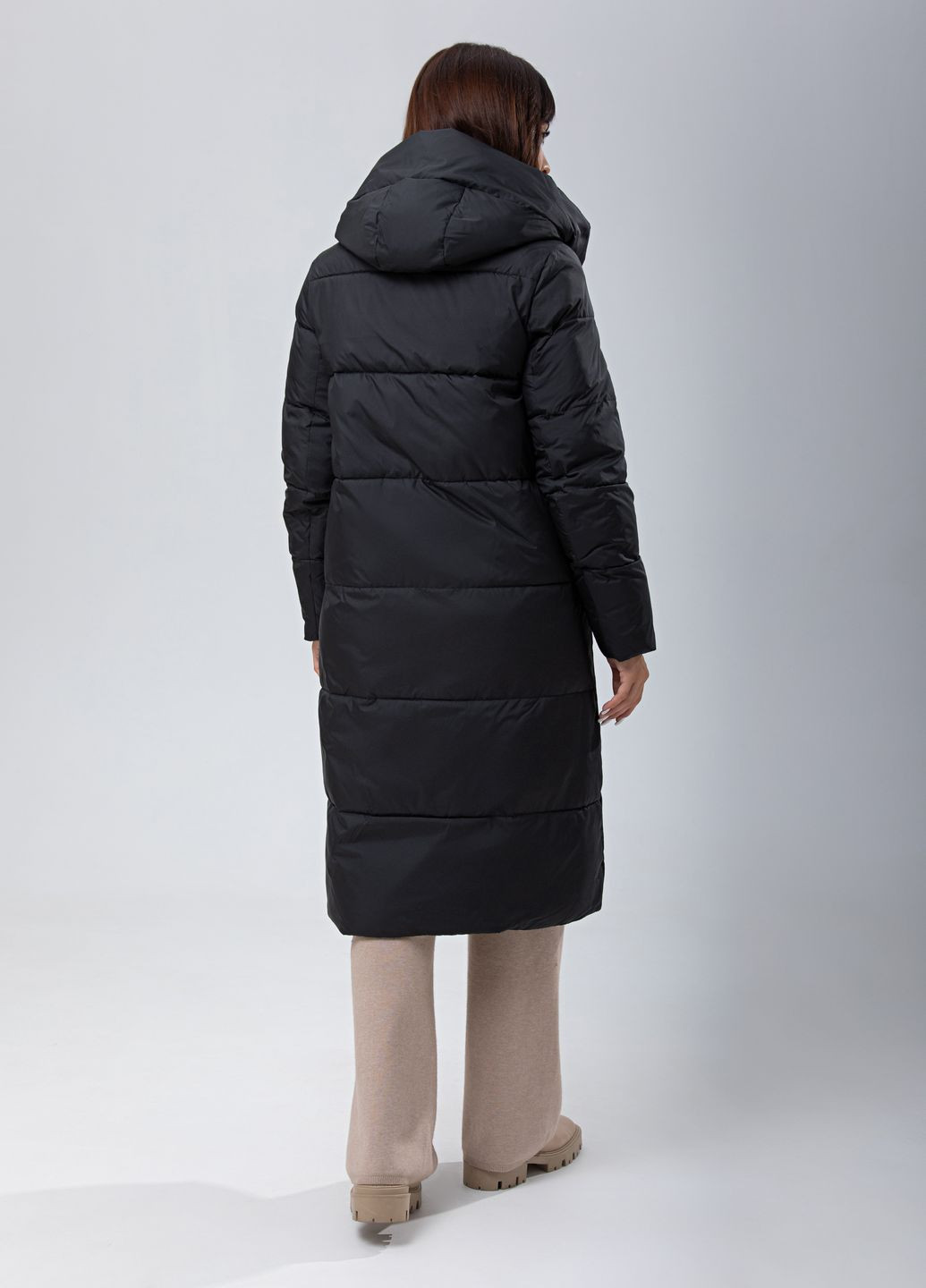 Черное зимнее Женское зимнее длинное пальто больших размеров 68742 Delfy