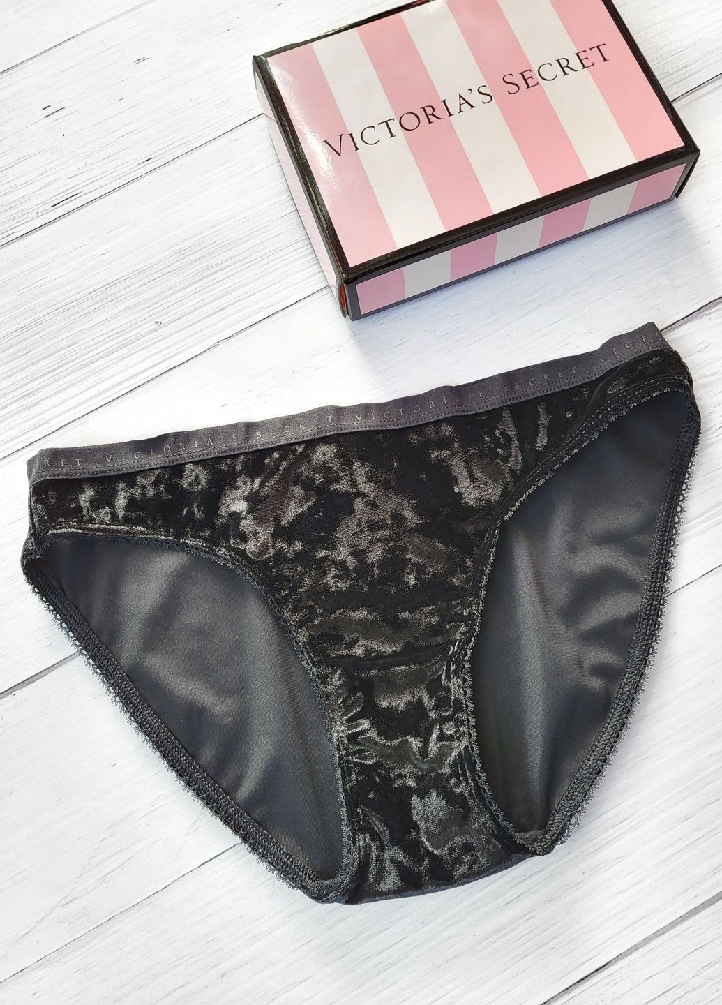 Трусики женские black velvet bikini panty Черные (А-505 S/42) Victoria's Secret (262454150)